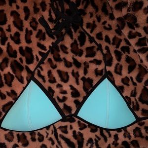 Triangl bikini top